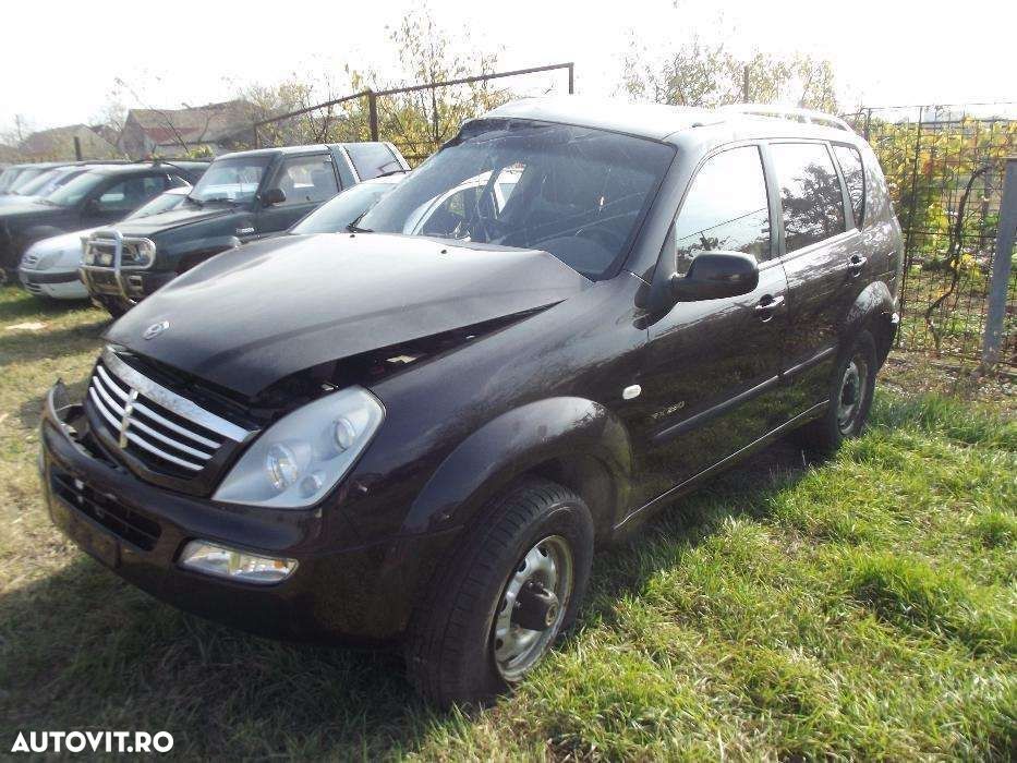 Dezmembrez Rexton 2.0 2007 stanga motor Mercedes cutie viteze manuala - 1