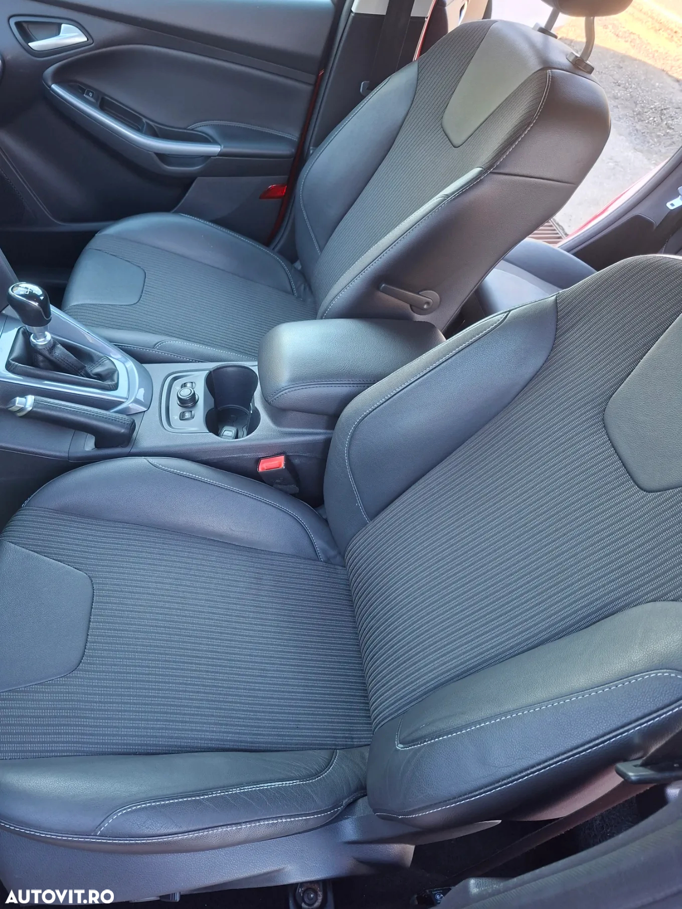 Ford Focus 2.0 TDCi DPF Titanium - 6