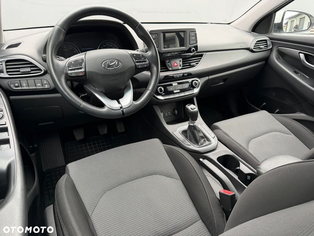 Hyundai i30 1.4 Classic + - 10