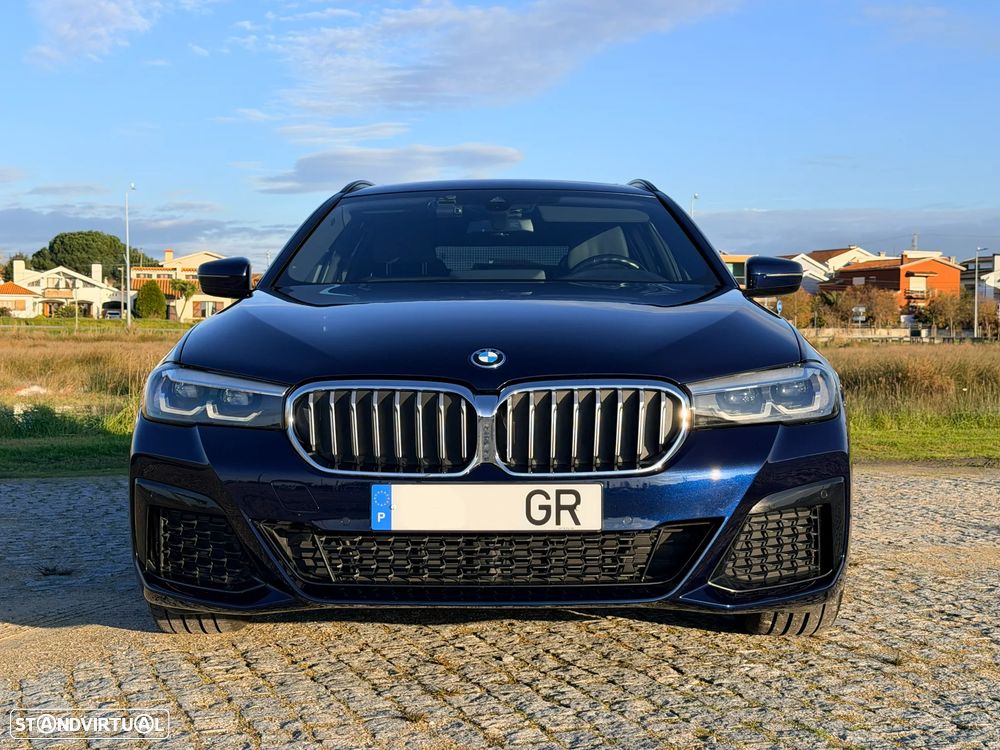 BMW 530 e Pack Desportivo M - 3