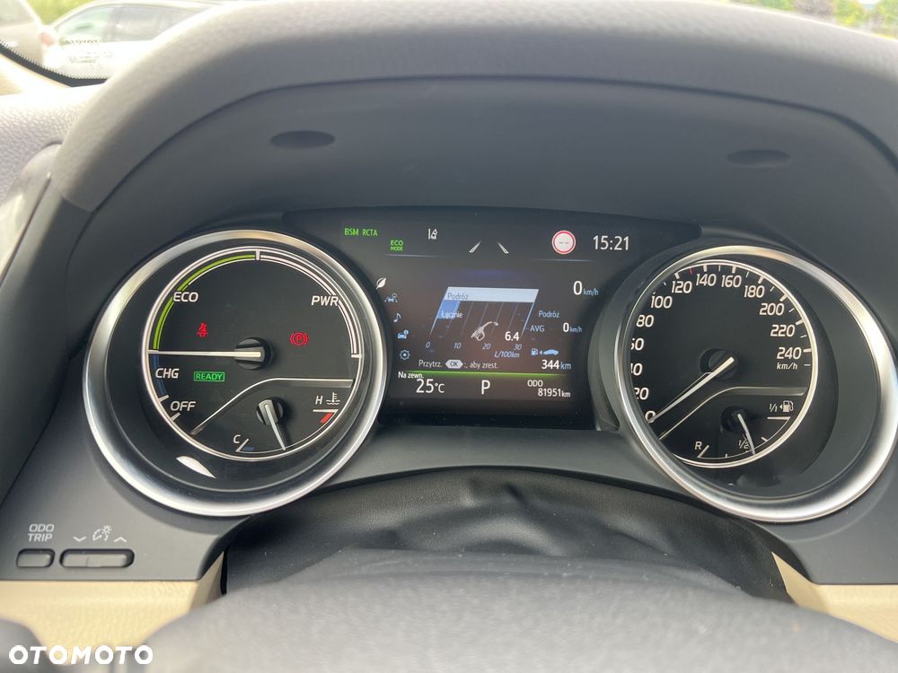 Toyota Camry 2.5 Hybrid Executive CVT - 17