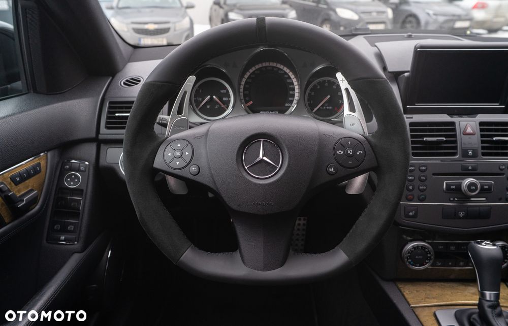 Mercedes-Benz Klasa C 63 AMG 7G-TRONIC Performance Plus SPORT EDITION - 9