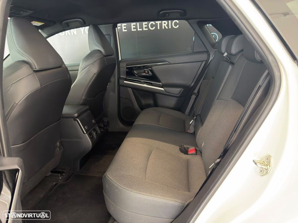 Toyota bZ4X 71,4 kWh Exclusive - 8