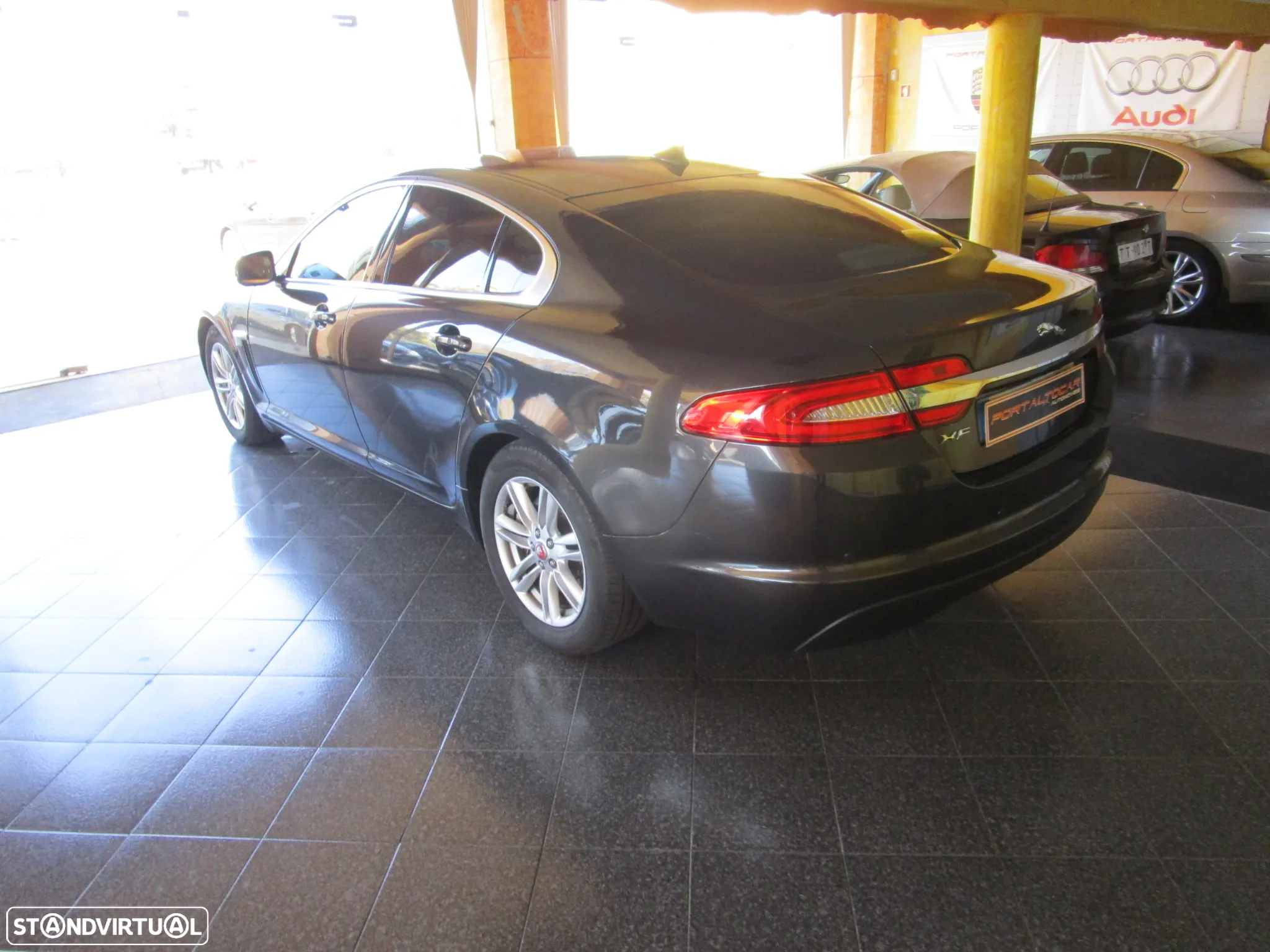 Jaguar XF 2.2 D R-Sport - 29