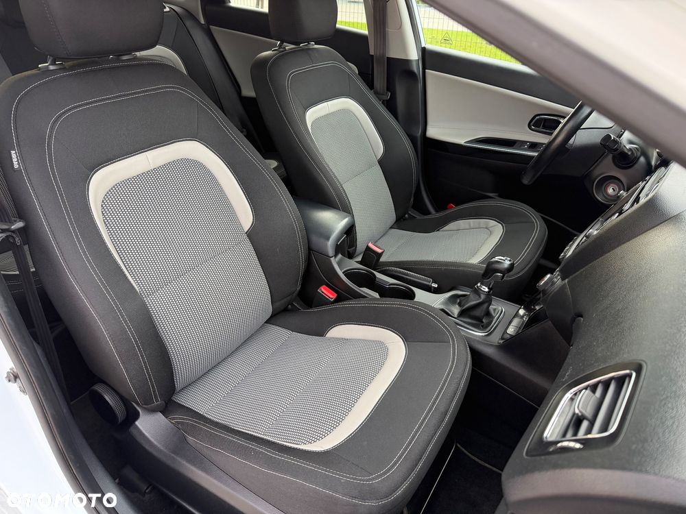 Kia Ceed - 19