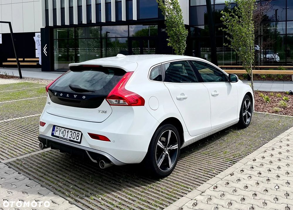 Volvo V40 T3 Drive-E R-Design Momentum - 4
