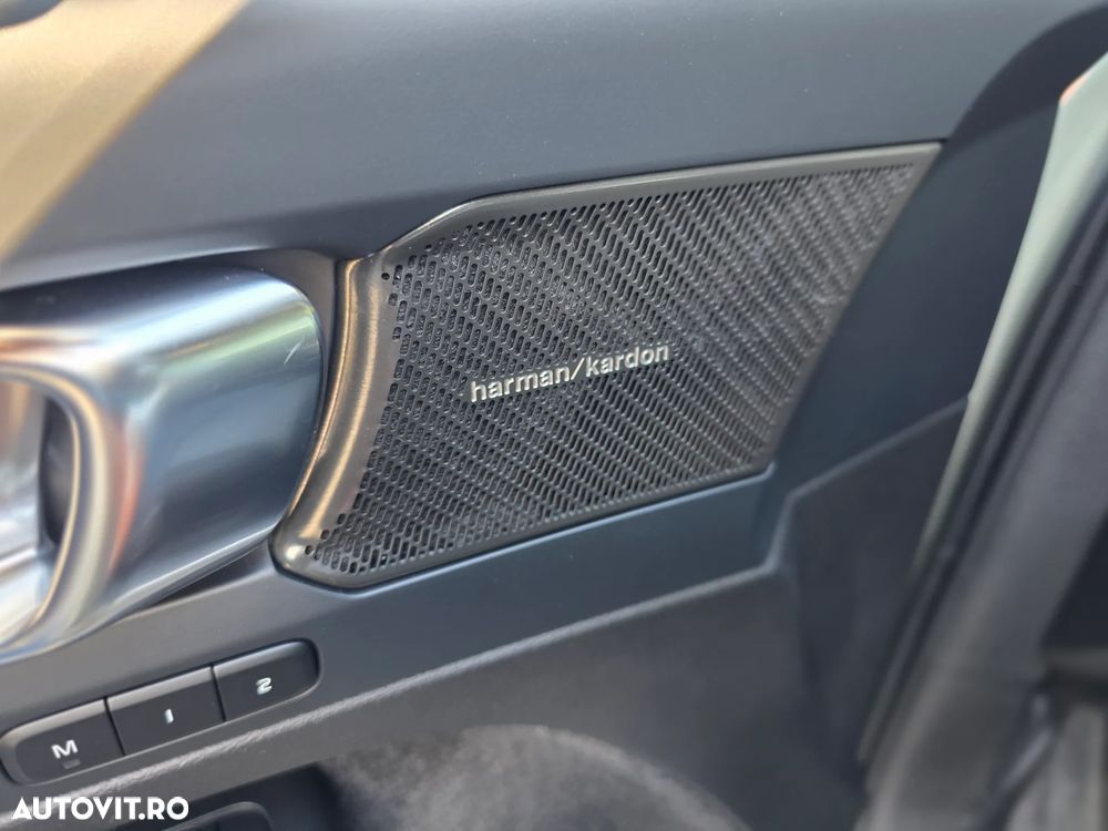 Volvo XC 40 B4 AT8 AWD Mild Hybrid Inscription - 12