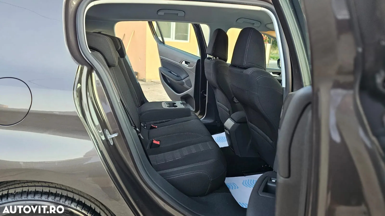 Peugeot 308 - 8