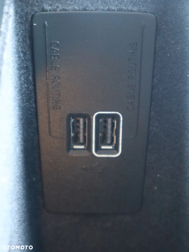 Volvo XC 60 B5 B AWD R-Design - 24