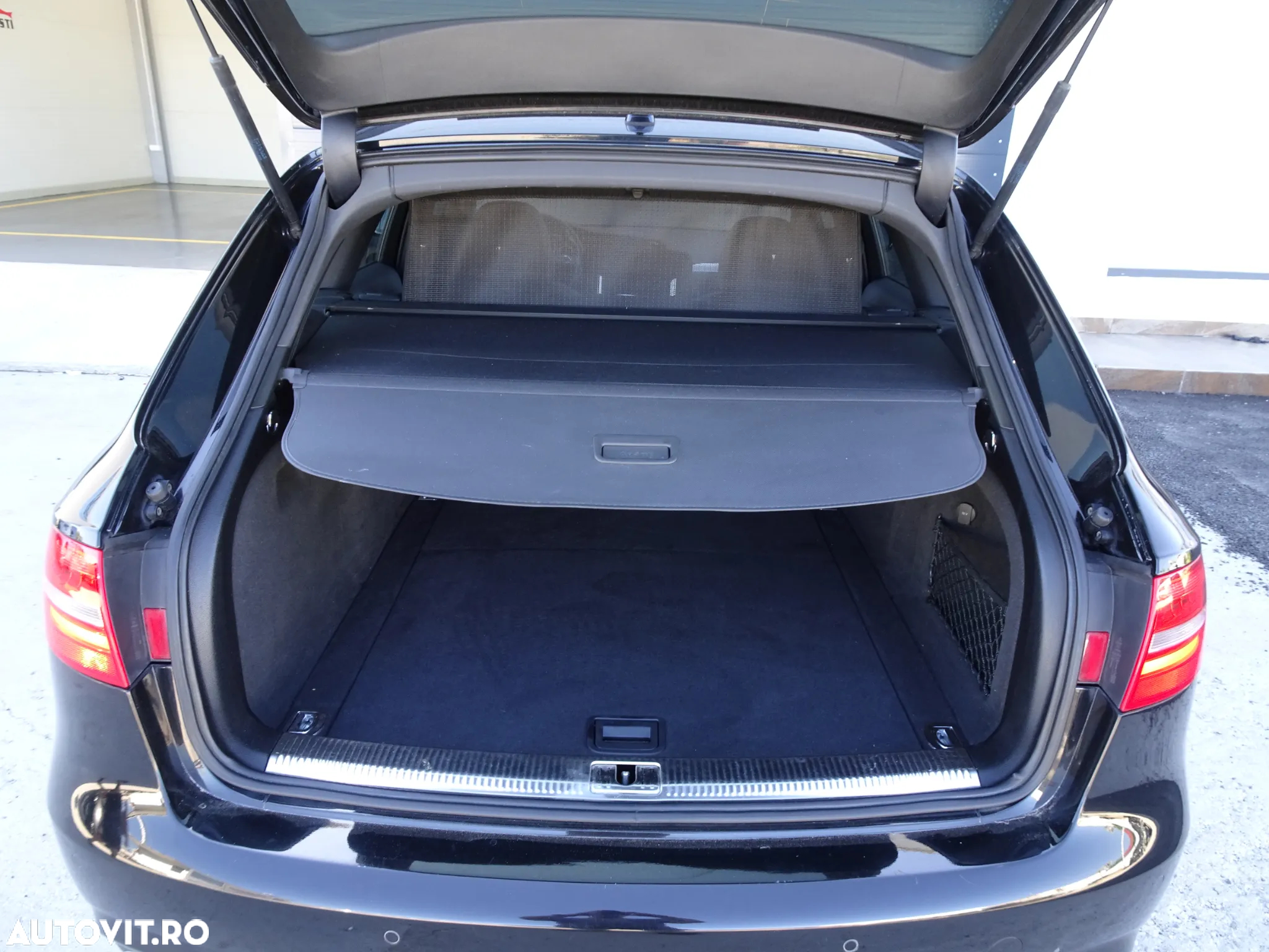 Audi A4 Avant 2.0 TDI DPF multitronic S line Sportpaket - 24