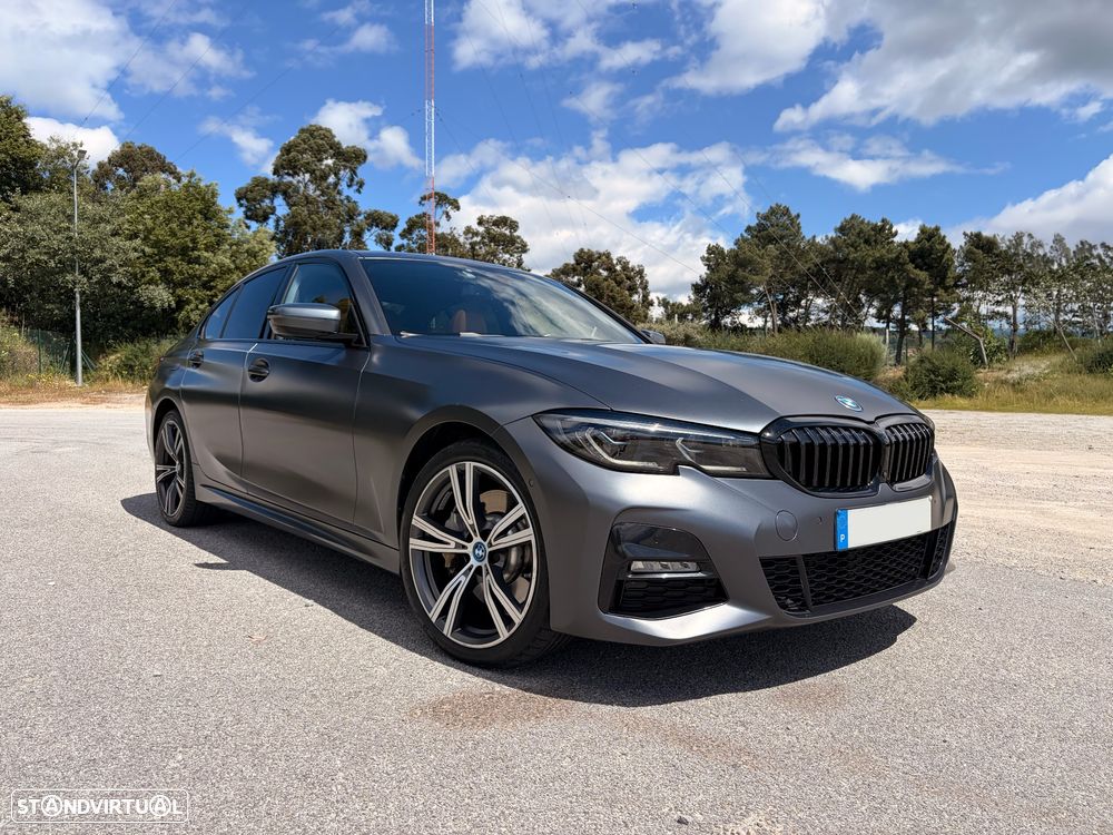 BMW 330 e Pack Desportivo M Auto - 1