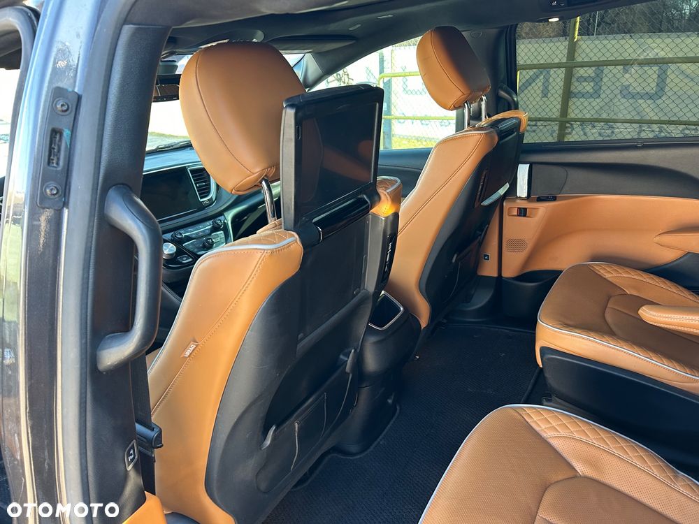 Chrysler Pacifica - 33