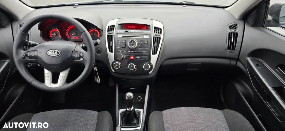 Kia Ceed 1.4 CVVT ISG Attract - 6