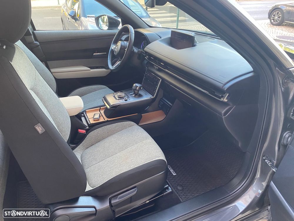Mazda MX-30 e-SKYACTIV - 24