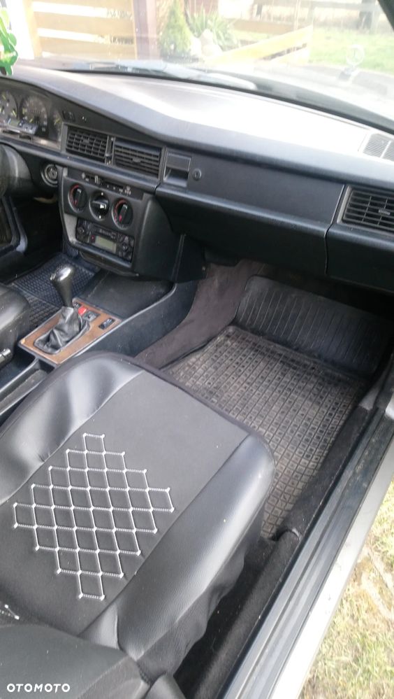 Mercedes-Benz W201 (190) - 2