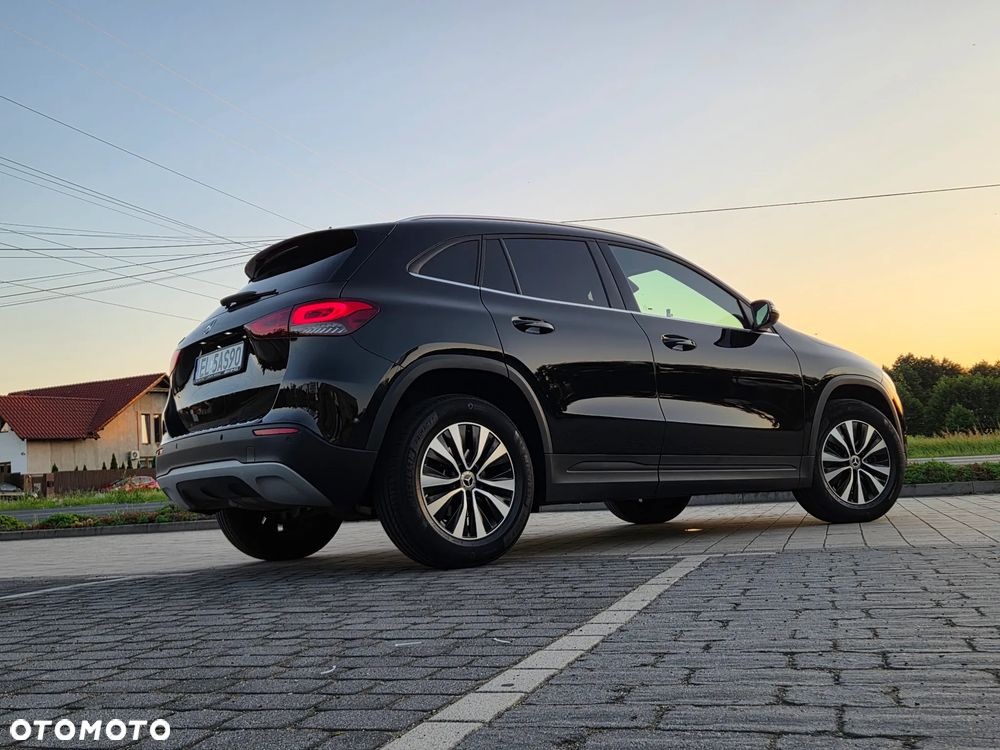 Mercedes-Benz GLA 200 Business Edition - 17