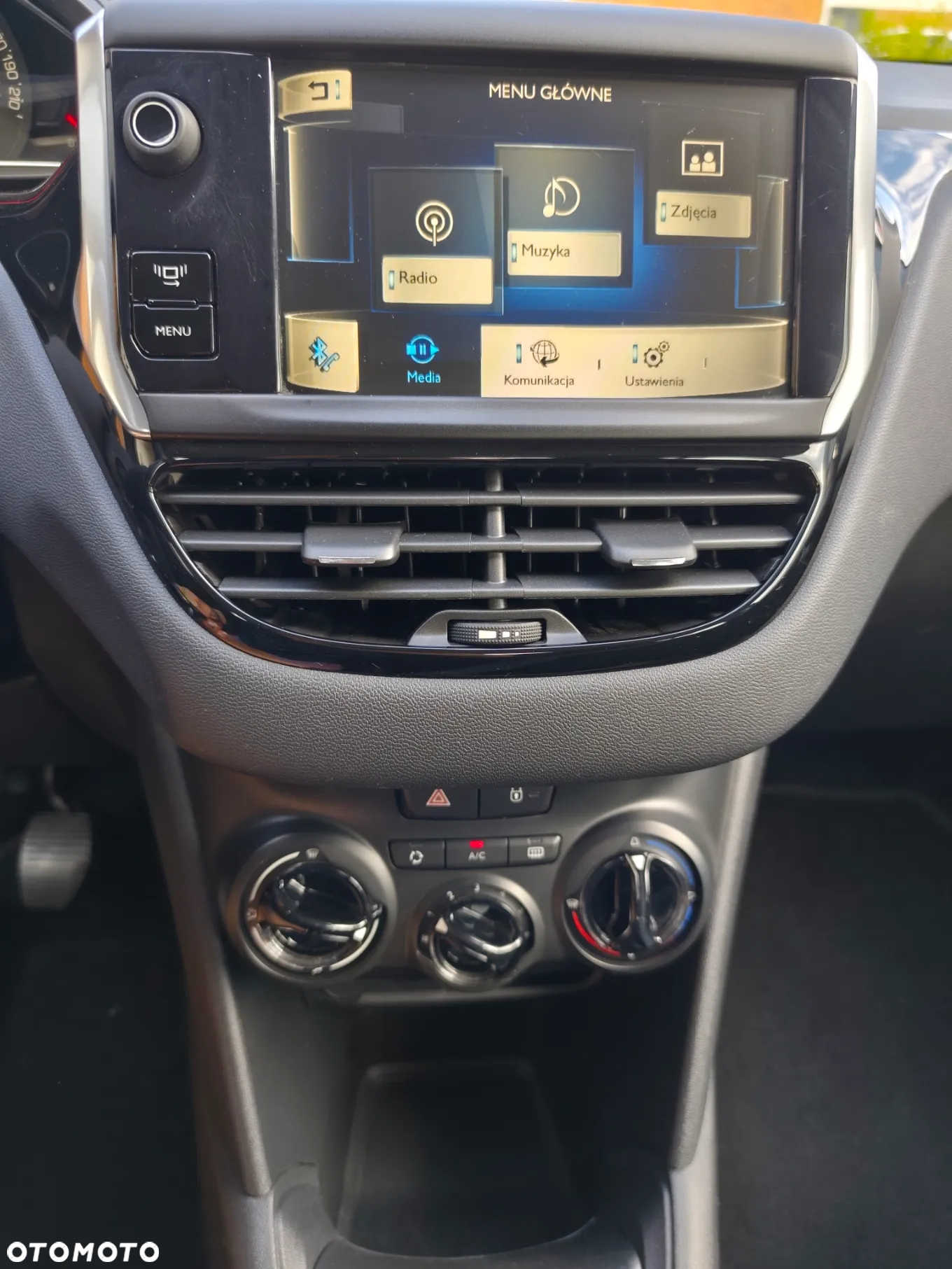Peugeot 208 - 5