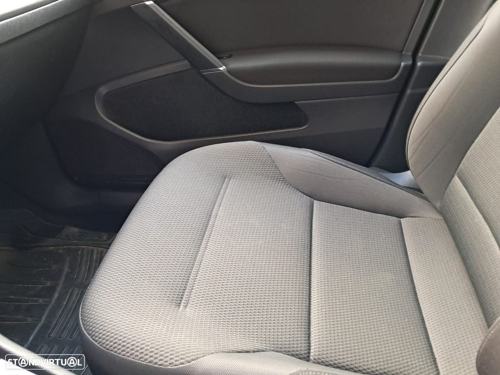 VW Golf Variant 1.6 TDi Confortline - 15