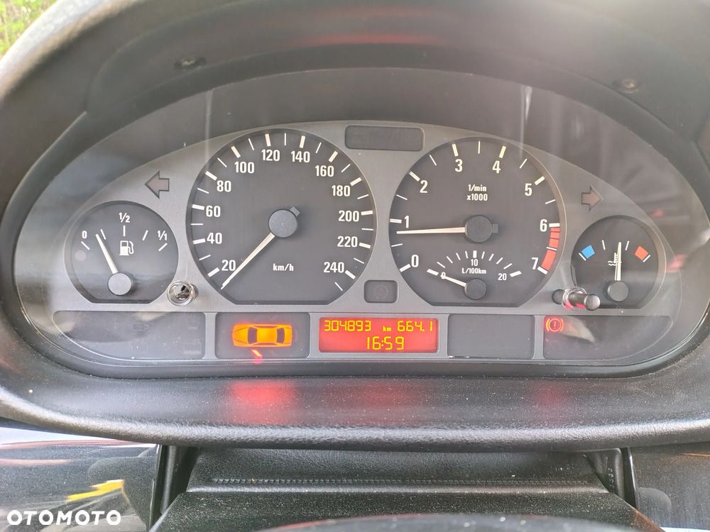 BMW Seria 3 316i - 15