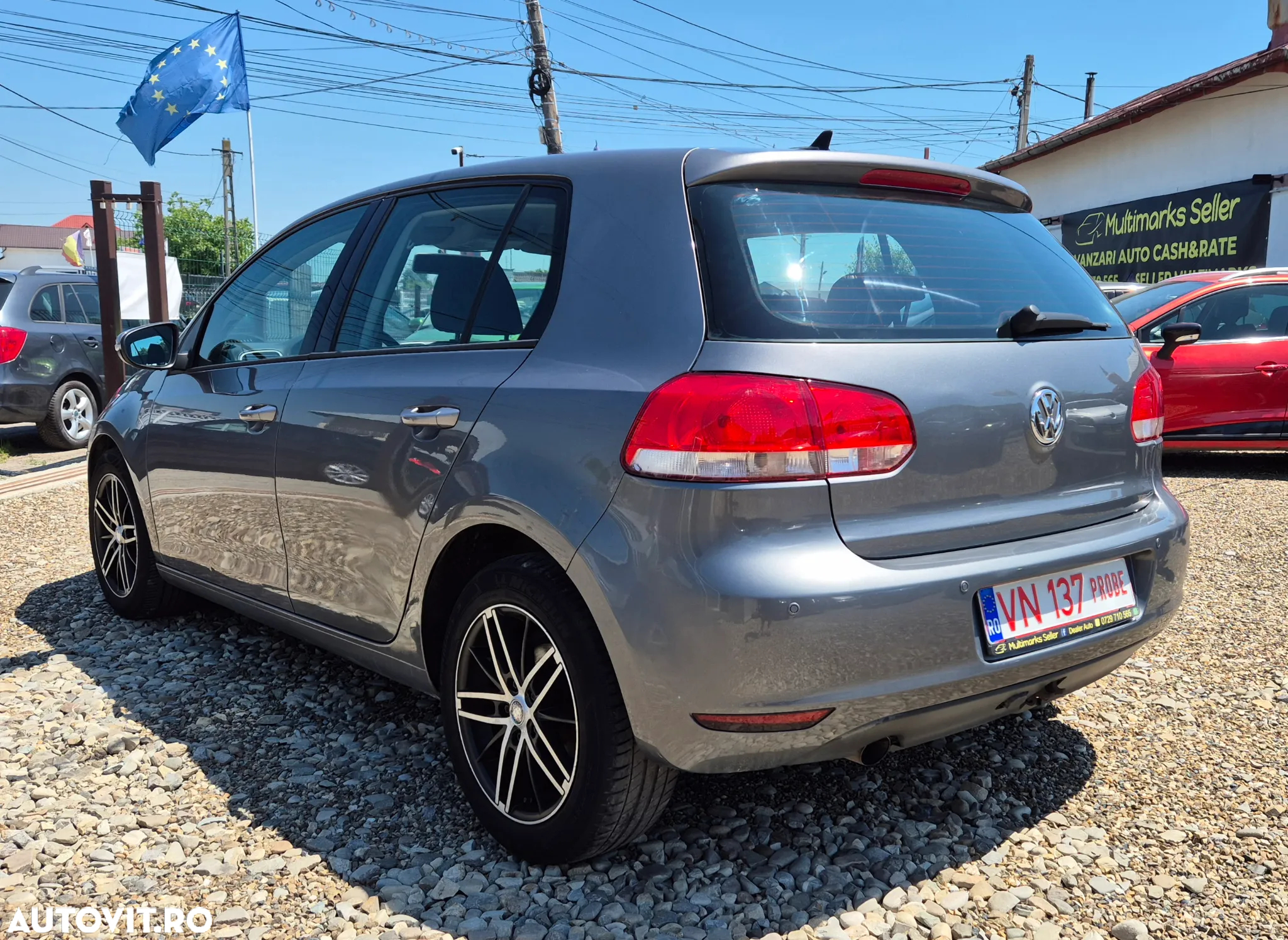 Volkswagen Golf 1.6 TDI BlueMotion Technology Comfortline - 3