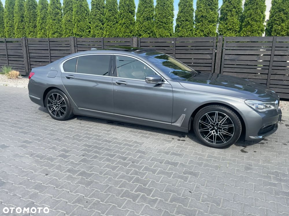 BMW Seria 7 740Le iPerformance - 21