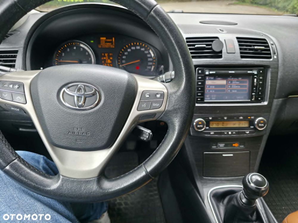 Toyota Avensis 1.8 Premium EU5 - 12