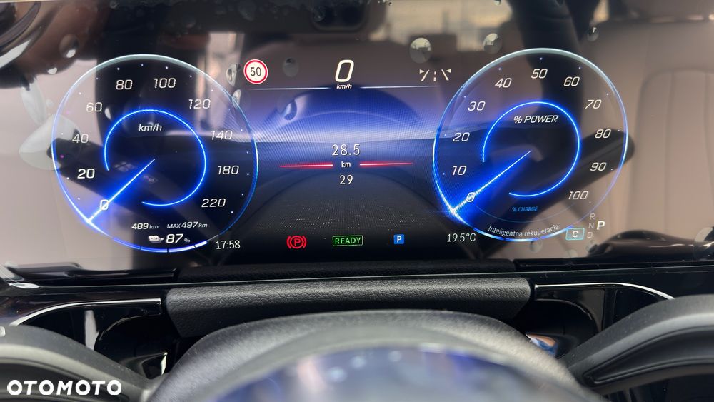 Mercedes-Benz EQA - 12