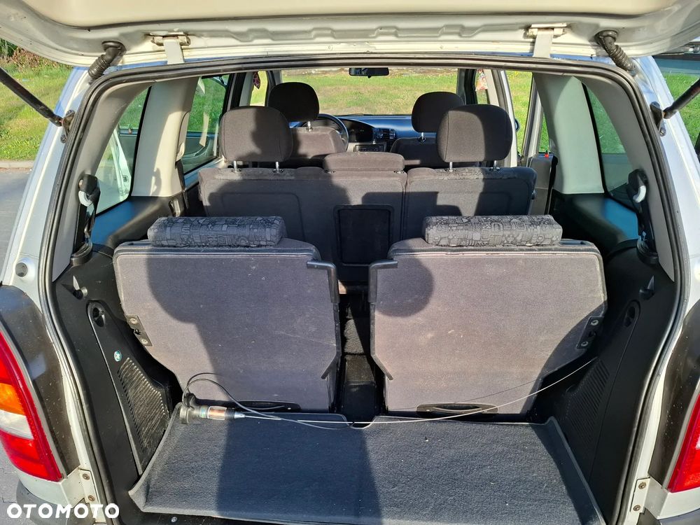 Opel Zafira 2.2 - 14