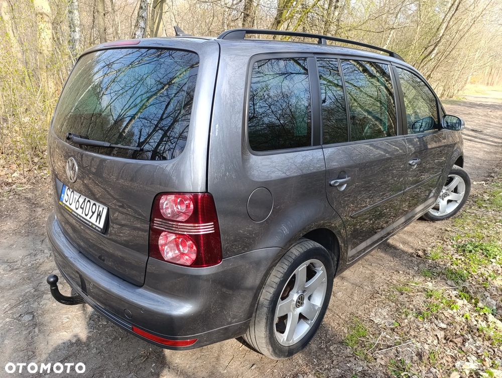 Volkswagen Touran - 8