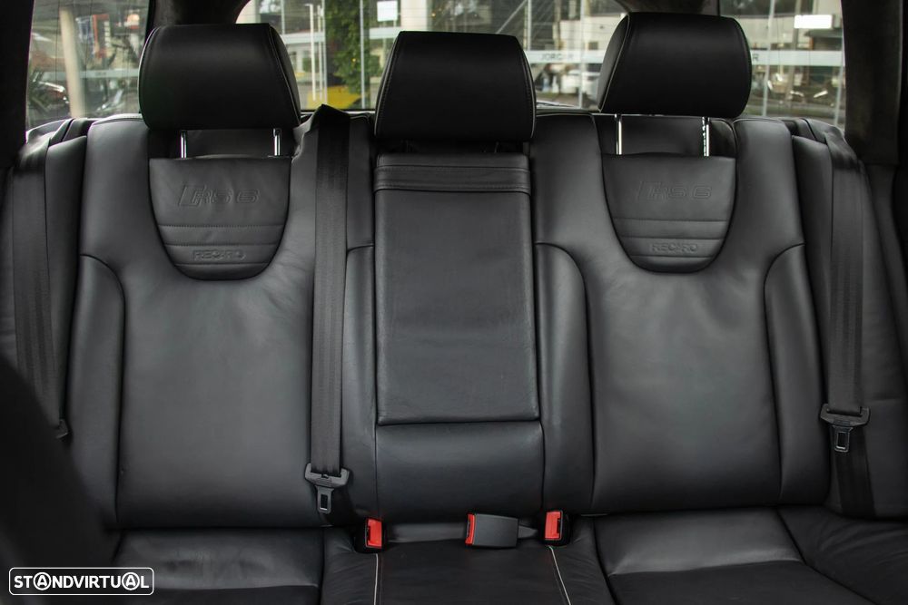 Audi RS6 Standard - 30