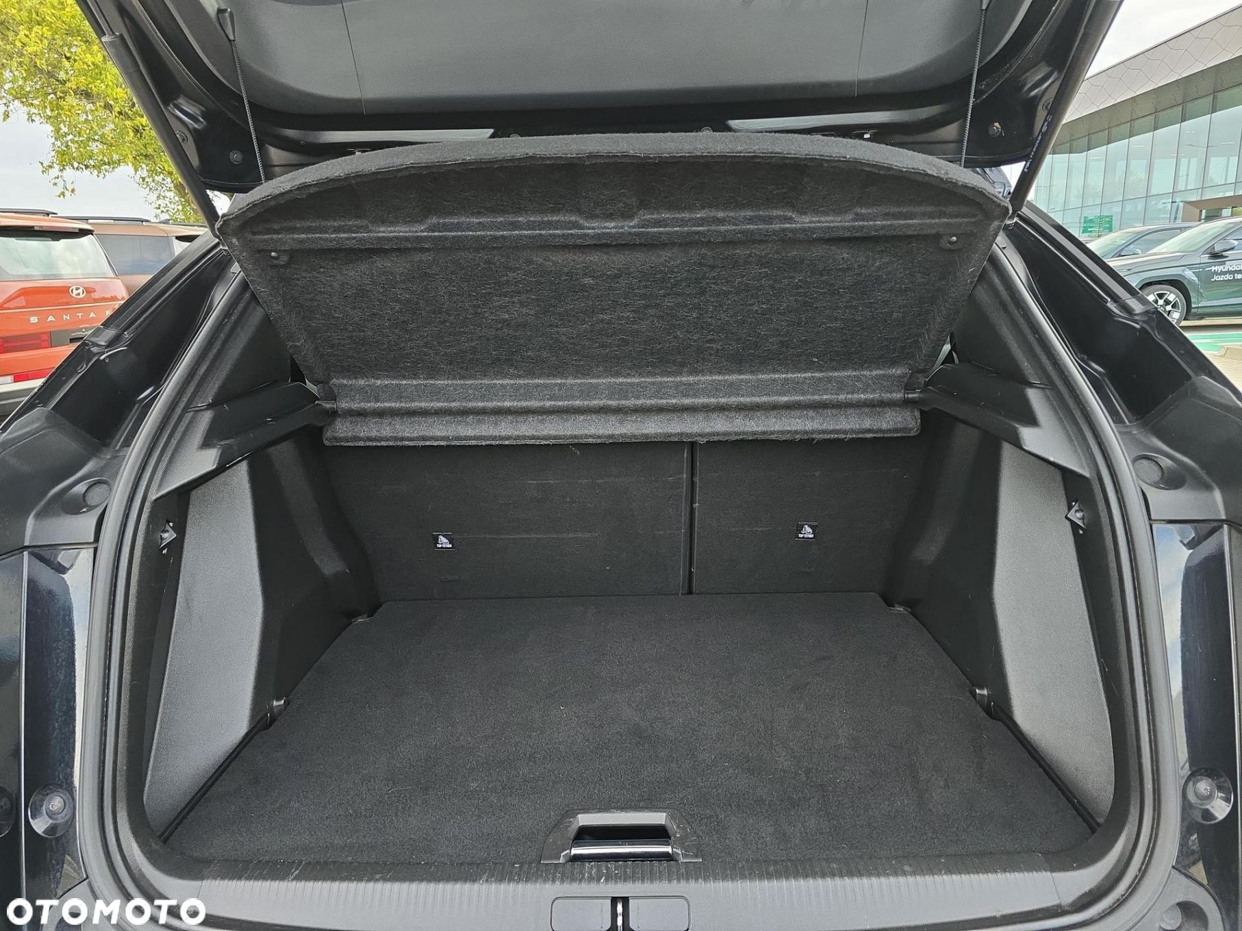 Peugeot 2008 1.5 BlueHDi Allure S&S - 10