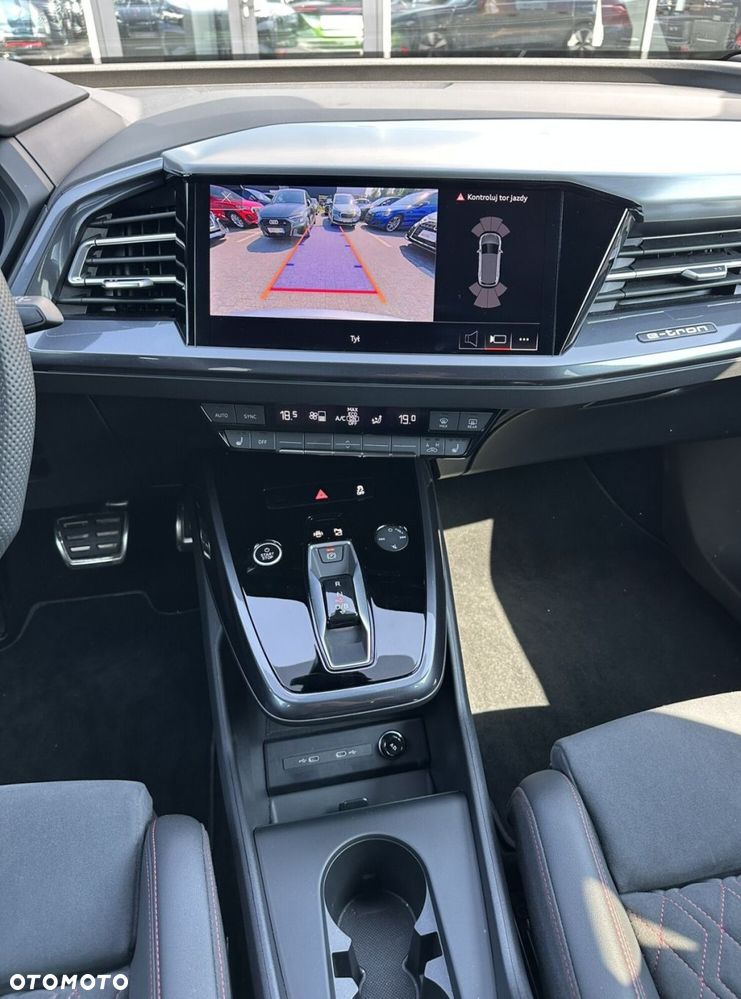 Audi Q4 e-tron - 18