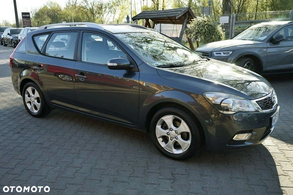 Kia Ceed 1.6 CRDi 90 ISG Spirit - 11
