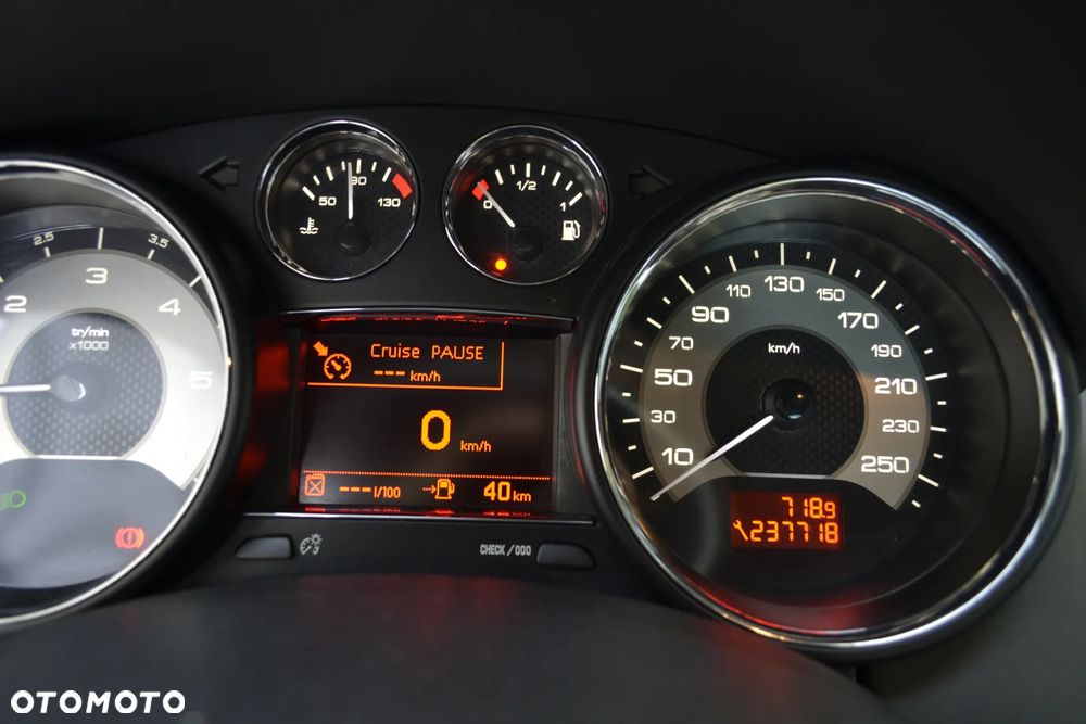 Peugeot RCZ 2.0 HDi - 32