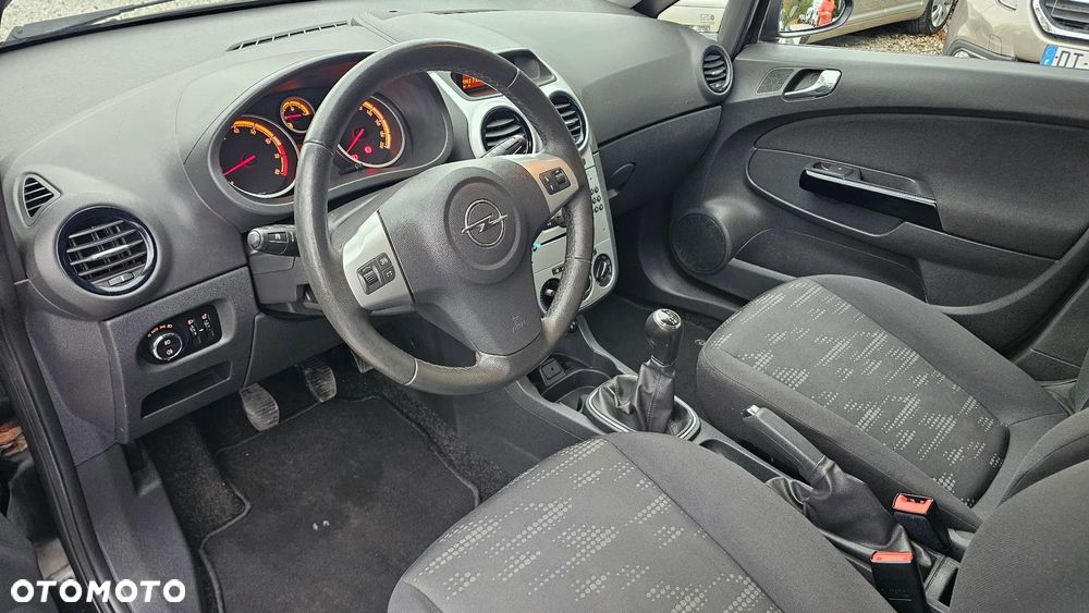 Opel Corsa 1.4 16V Energy - 11