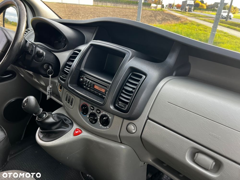 Opel Vivaro - 10