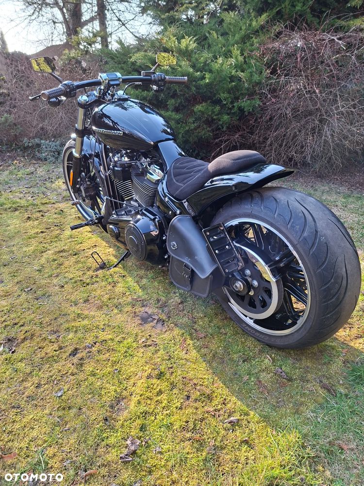 Harley-Davidson FXSB Breakout - 10