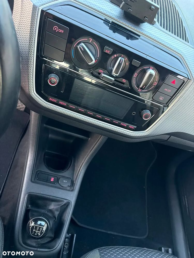Volkswagen up! Active - 17