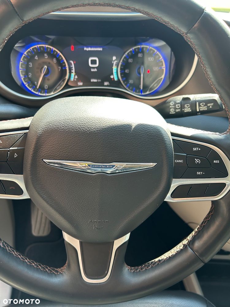 Chrysler Pacifica - 9