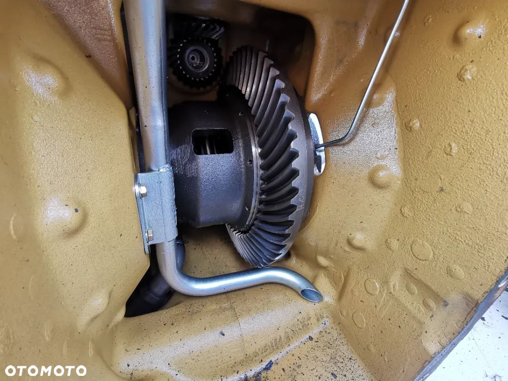 Tylny most John Deere 6910, 6920 AutoPower - 2