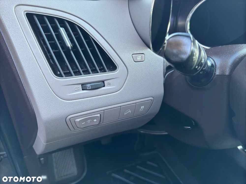 Hyundai ix35 1.6 2WD Fifa World Cup Edition - 21