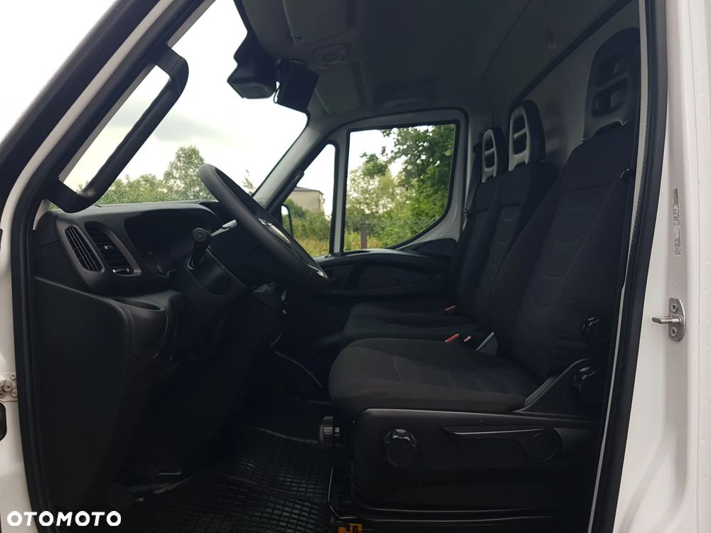 Iveco 70C18 WYWROTKA 3 STRONNA KIPER 3,60x2,2 BLIŹNIAKI 7 TON KLIMA HAK MANUAL 6-BIEGÓW - 22