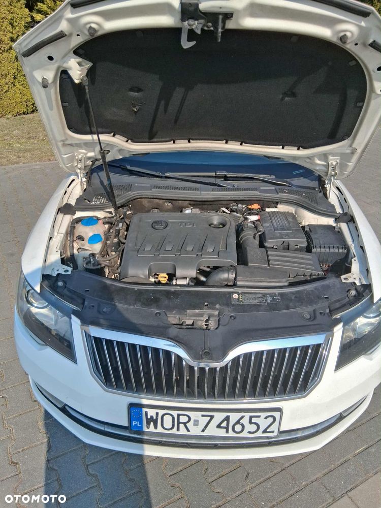 Skoda Superb 2.0 TDI DSG Active - 9