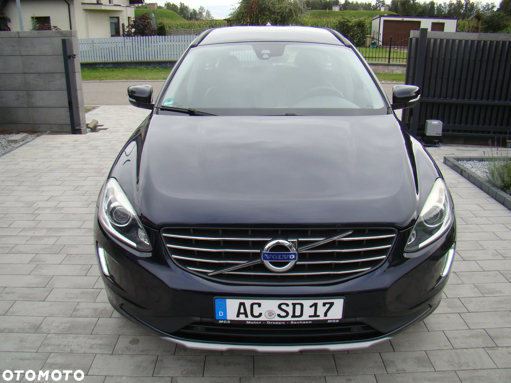 Volvo XC 60 D4 Momentum Pro - 3