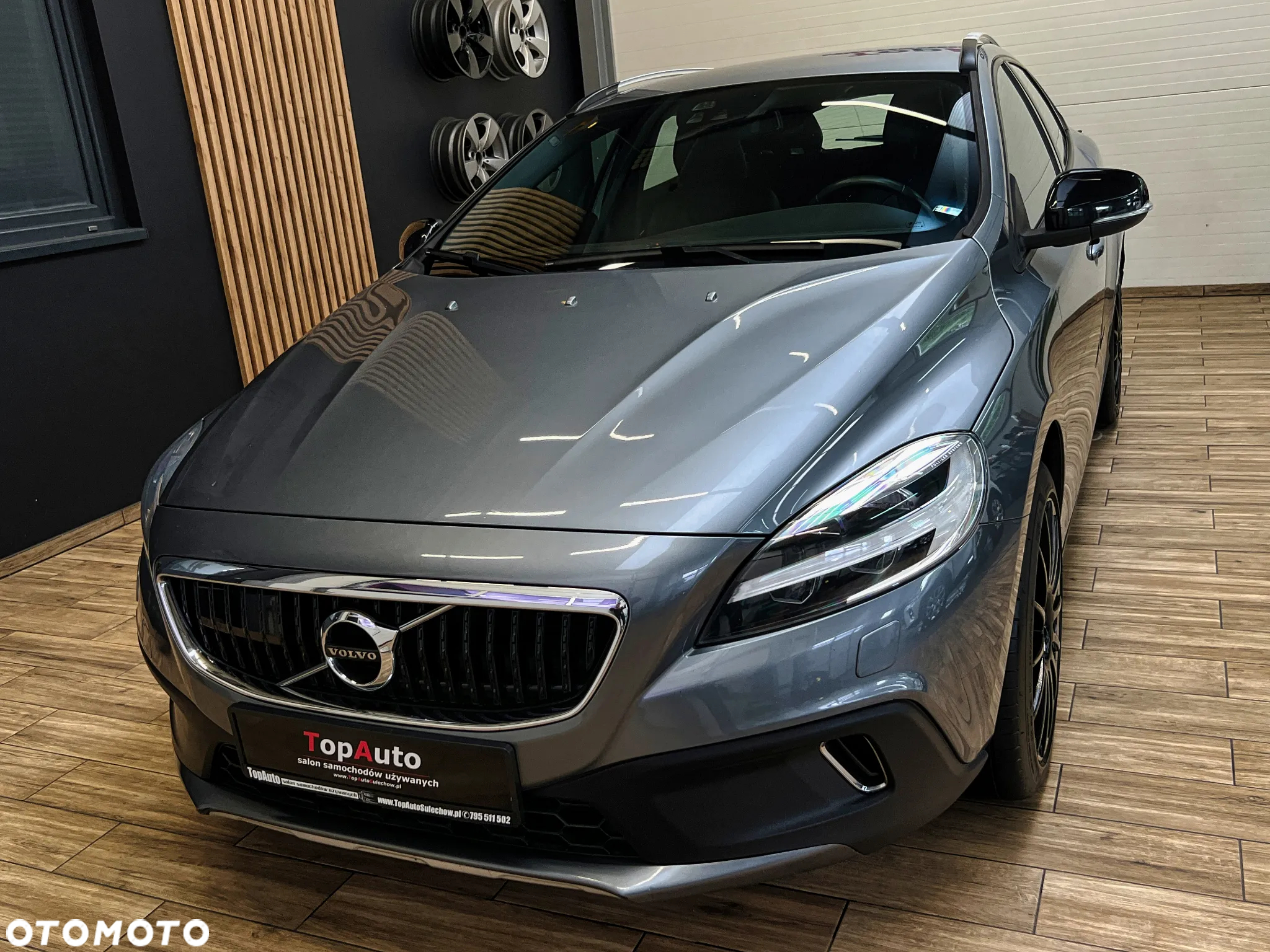 Volvo V40 Cross Country D4 Geartronic Momentum - 14