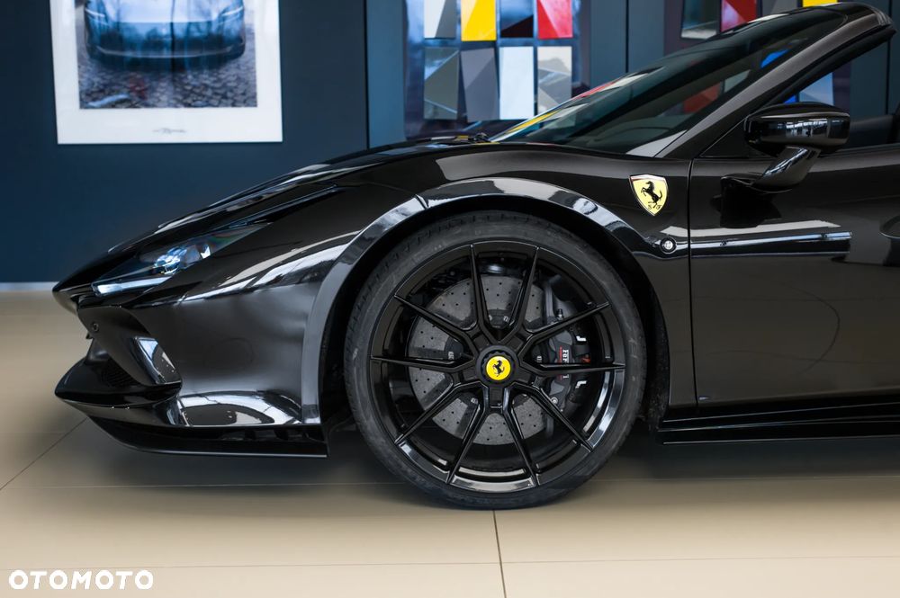 Ferrari F8 Spider Standard - 12
