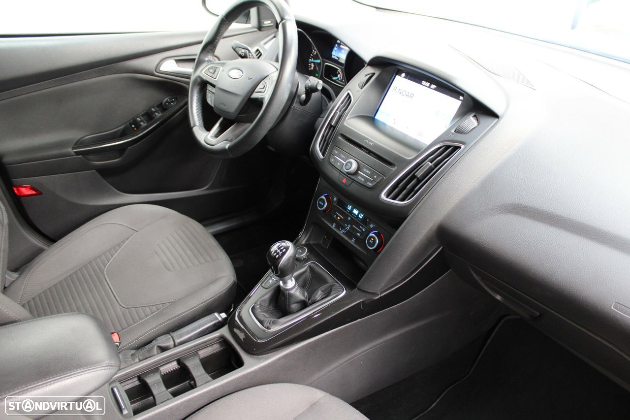 Ford Focus - 20