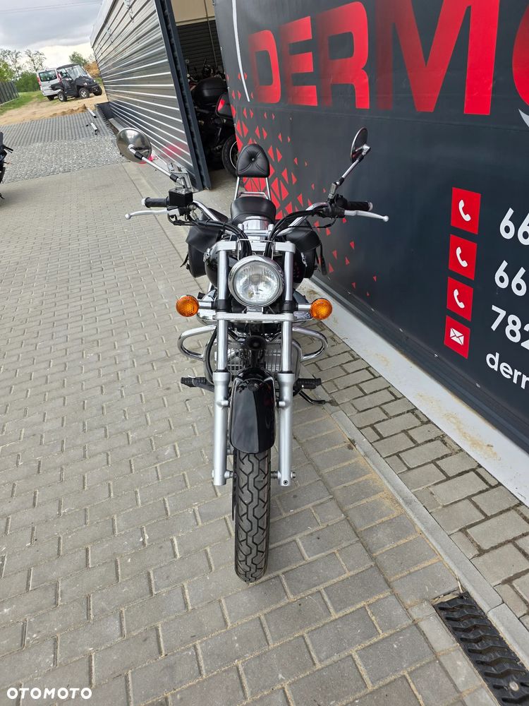 Suzuki Intruder - 29