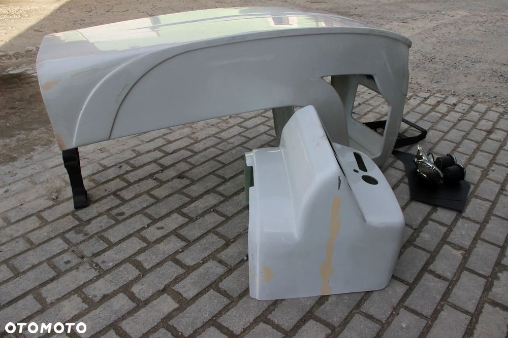 Maska ciągnikowa tworzywo Ursus C360 C-360 model 04 niepomalowana - 5