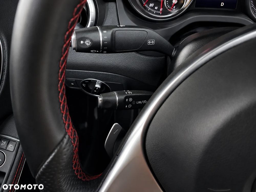 Mercedes-Benz CLA 250 4Matic 7G-DCT AMG Line - 24